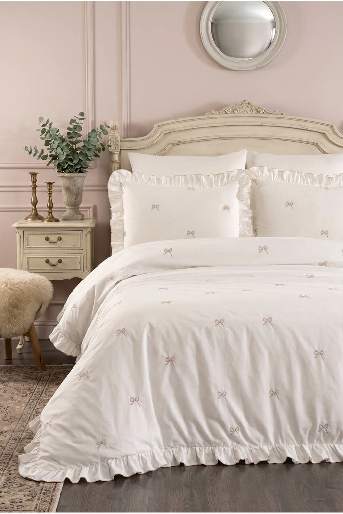 Aurelia %100 Pamuk Fırfırlı, Fiyonk Desen Nakışlı 6 Parça Premium Çift Kişilik Nevresim Takımı Bej