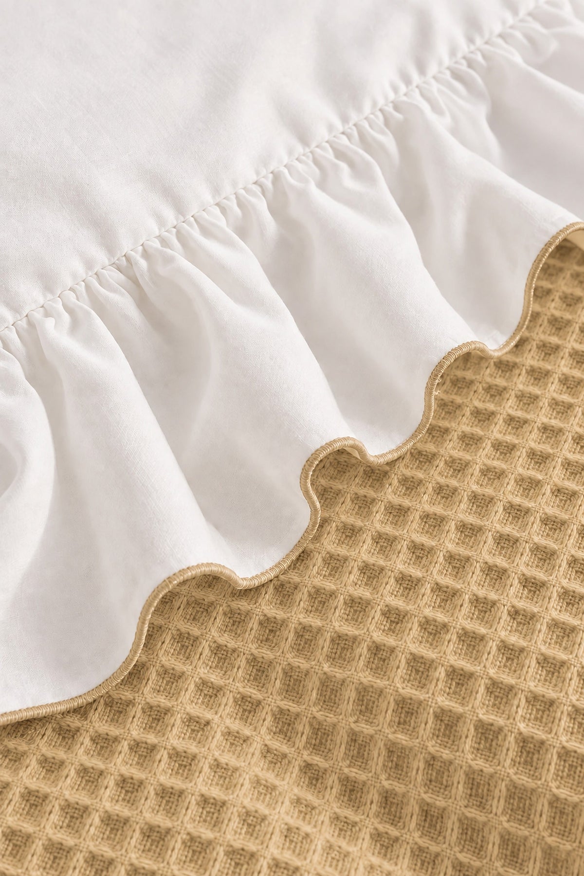 Fil nakışlı fırfırlı waffle pikeli nevresim takımı Bej - fırfır ve baby overlok detayı